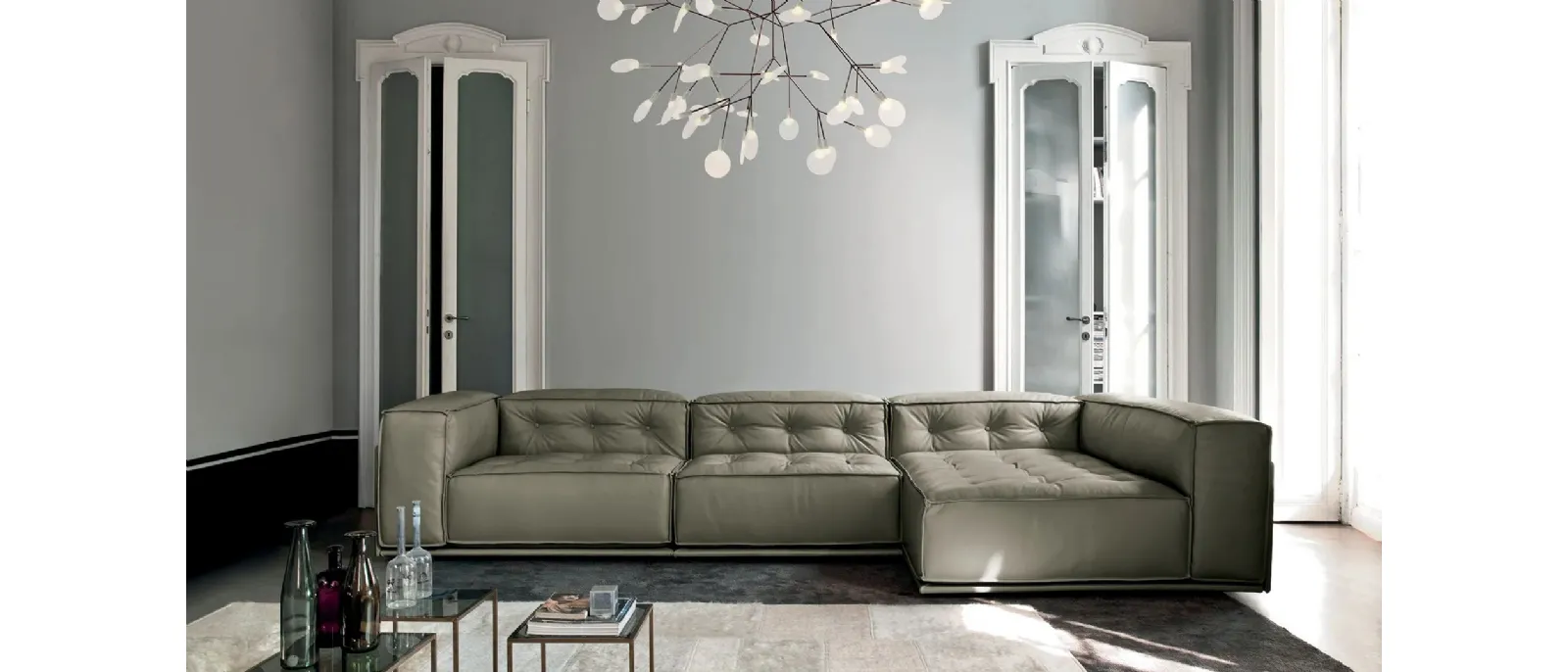 Glamour sofa with chaise longue by Doimo Salotti