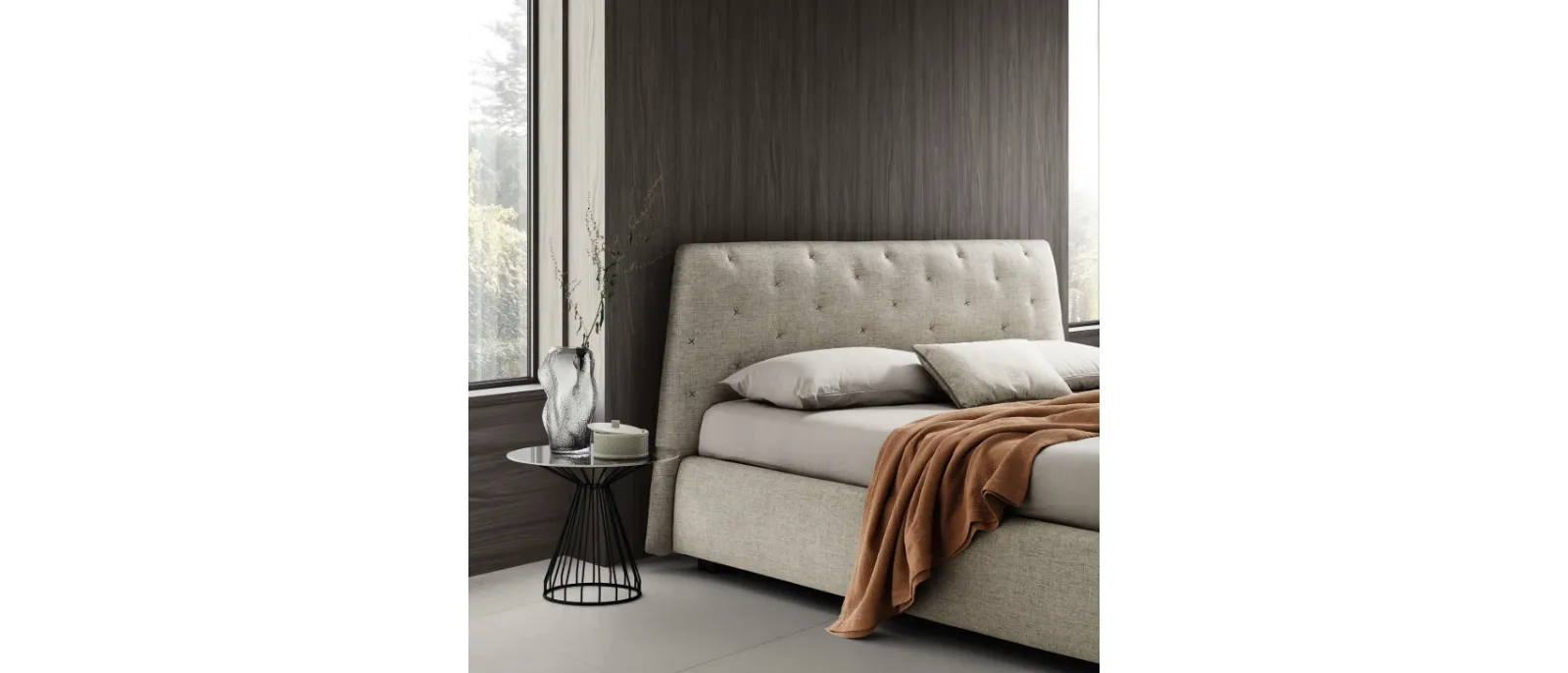 Atrium bed from the Italian furniture manufacturer LE Comfort with a headboard made of