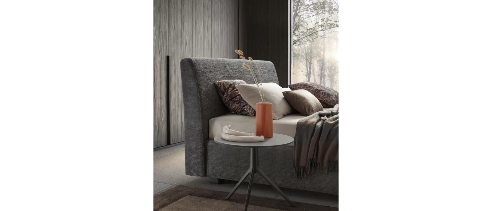 Bed with storage compartment Break of Le Comfort The bed is a simple piece