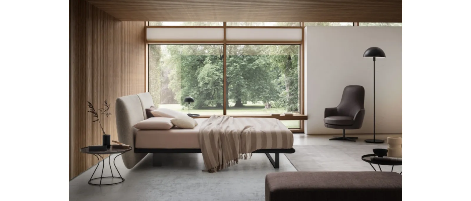 Monaco from Le Comfort is a bed in fabric with padded headboard and mattress