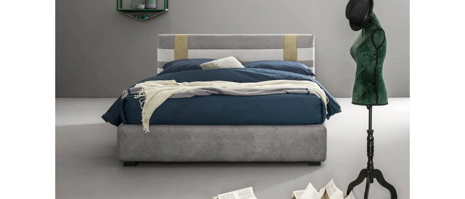 Modern upholstered fabric bed 