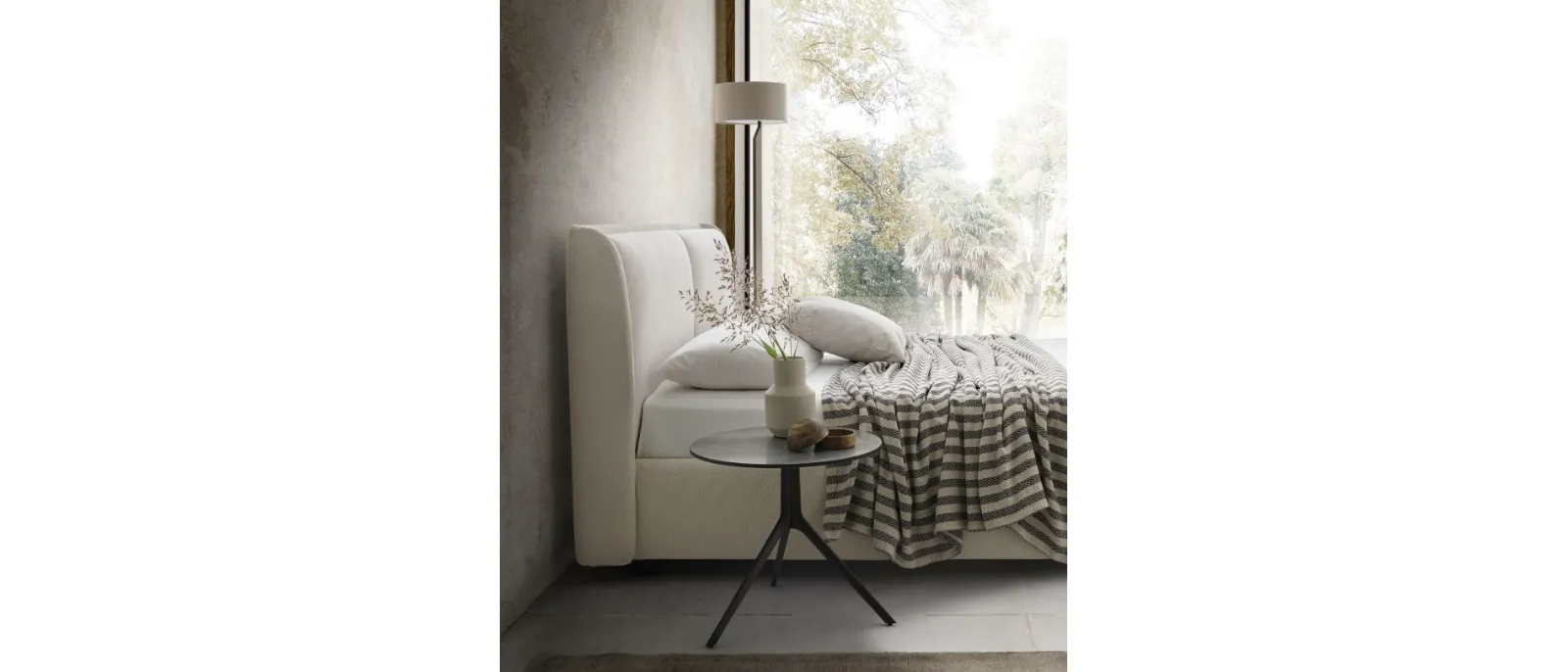 Windsor bed with storage box by Le Comfort. The upholstered Windsor bed