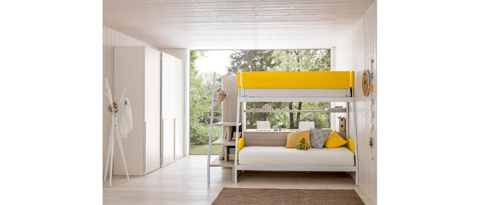 ZG Furniture has designed two versions of the 3-tier bed with ladder, one more comfortable and