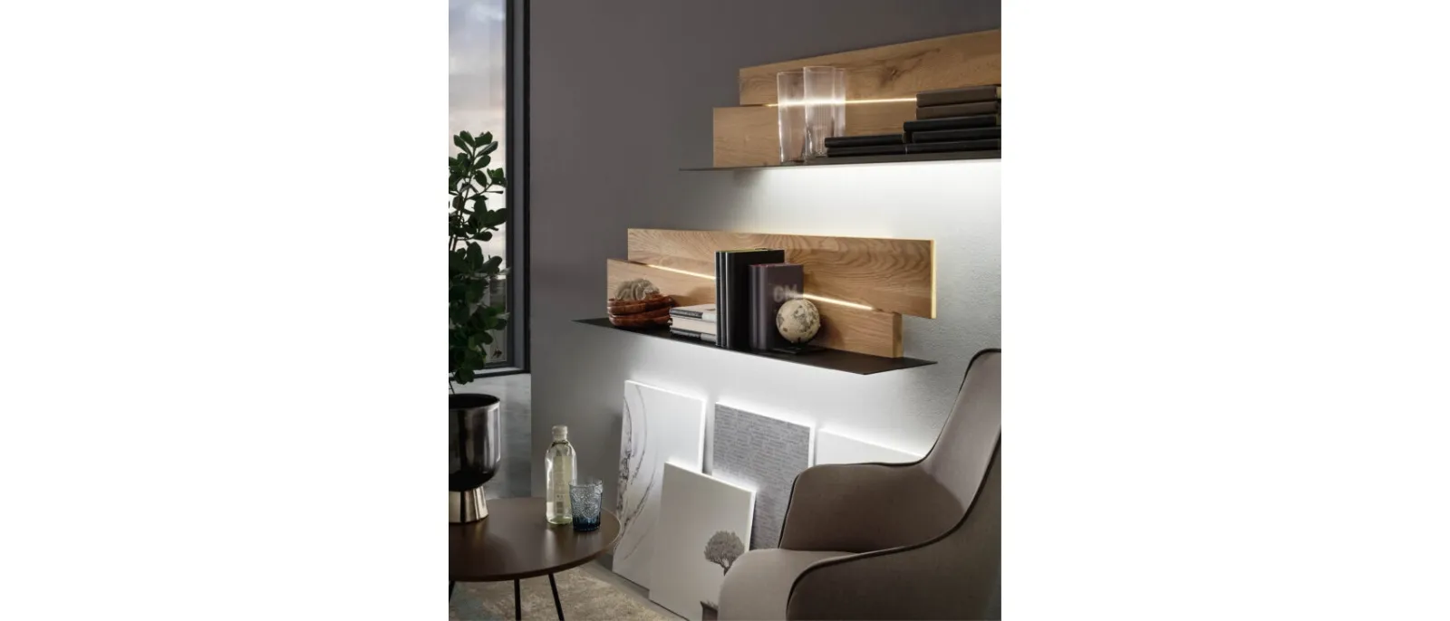 This shelf is part of a family composed by two pieces designed to be assembled and