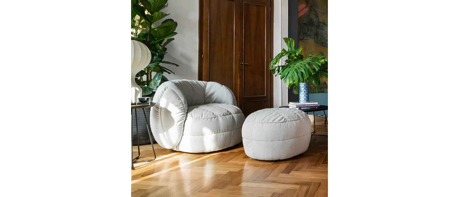 Reef fabric pouf by Connubia.