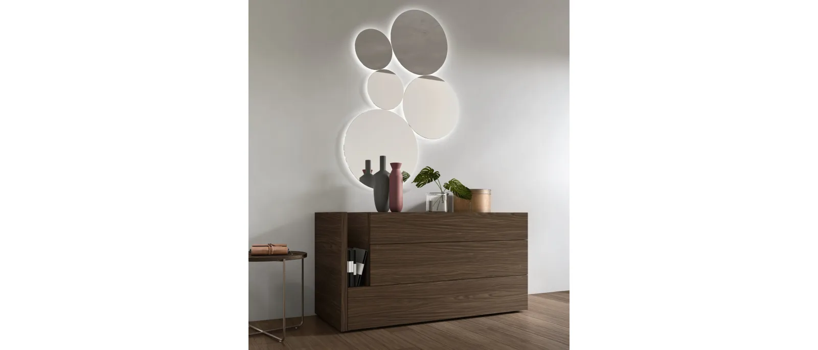 Maronese mirror with spherical shape and silvered