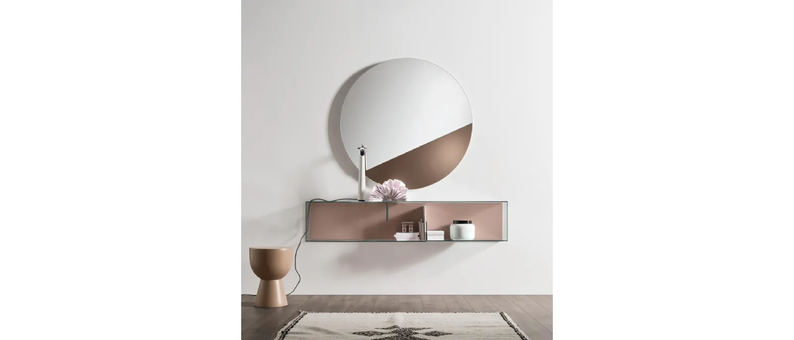 Completely modular and equipped with a wide range of finishes, the