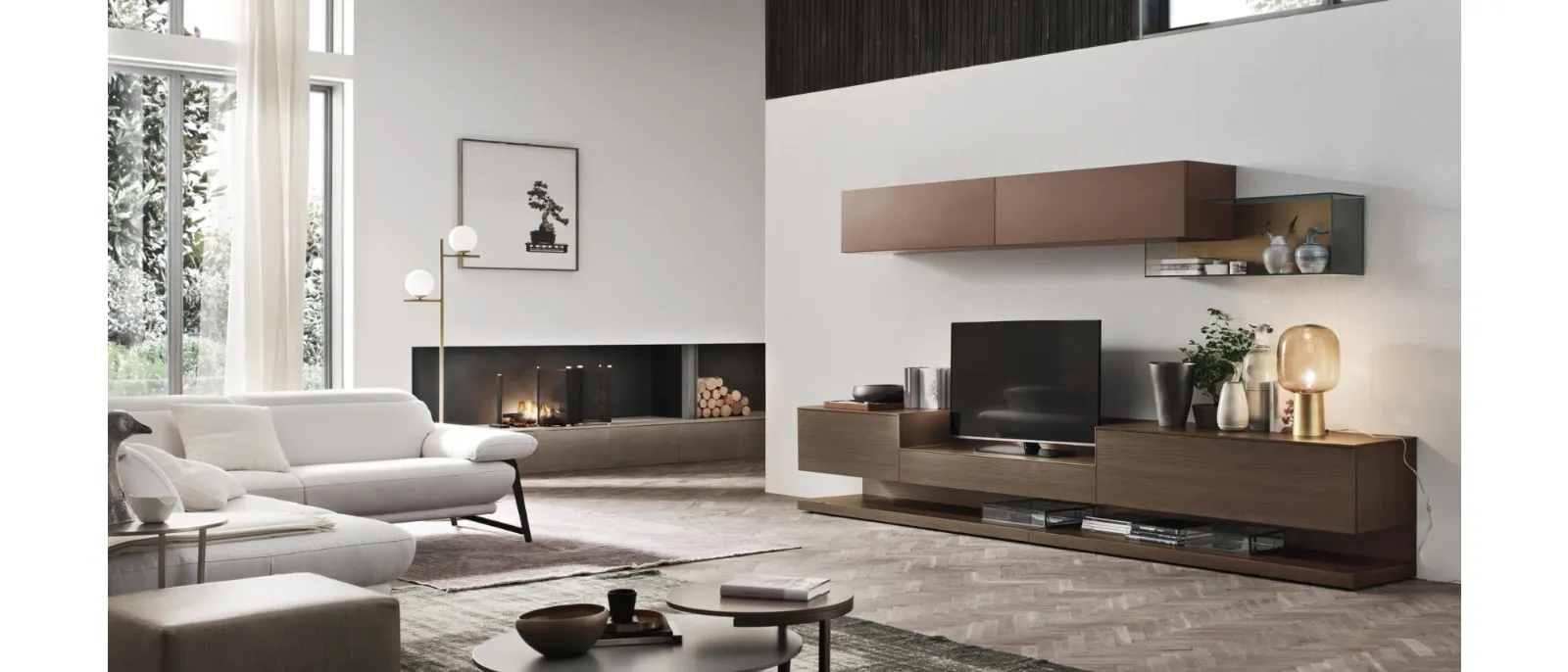 The modular wall units of the Seta Collection are designed for those who appreciate