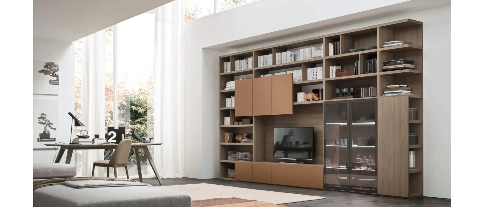 The wall-mounted storage system is a product with great functionality and at the same time very elegant.