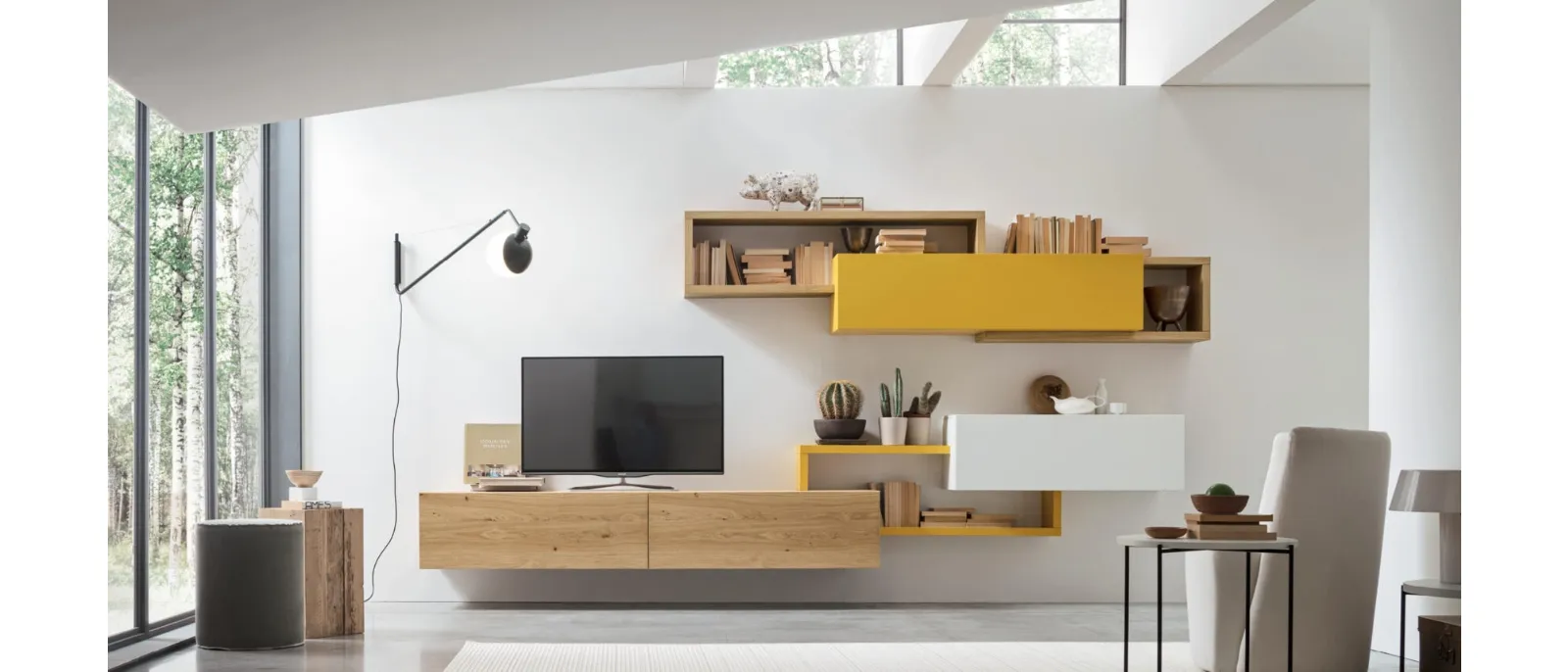 The wall-mounted system of the Unicom series by Maronese allows you to