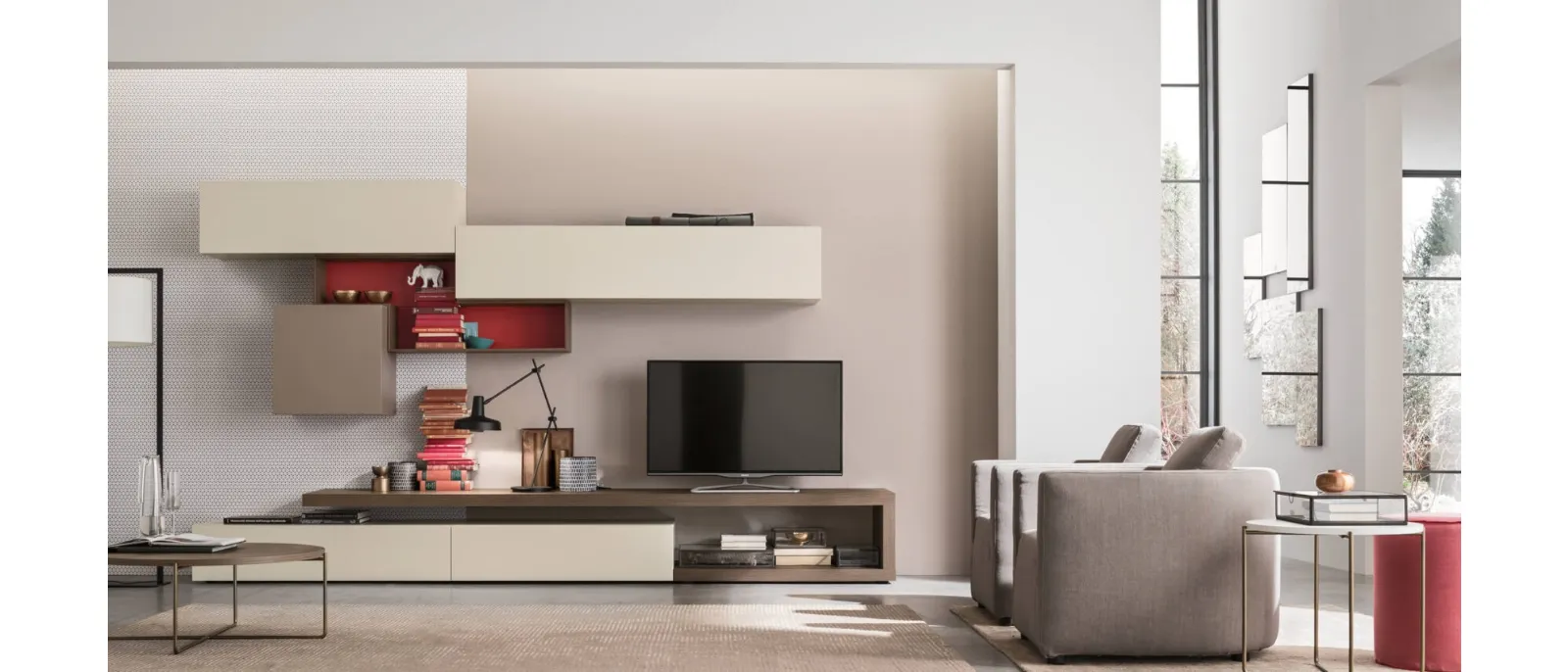 The composition of the System 36° wall unit includes various elements made with materials and finishes of the highest quality. The base is finished in tobacco