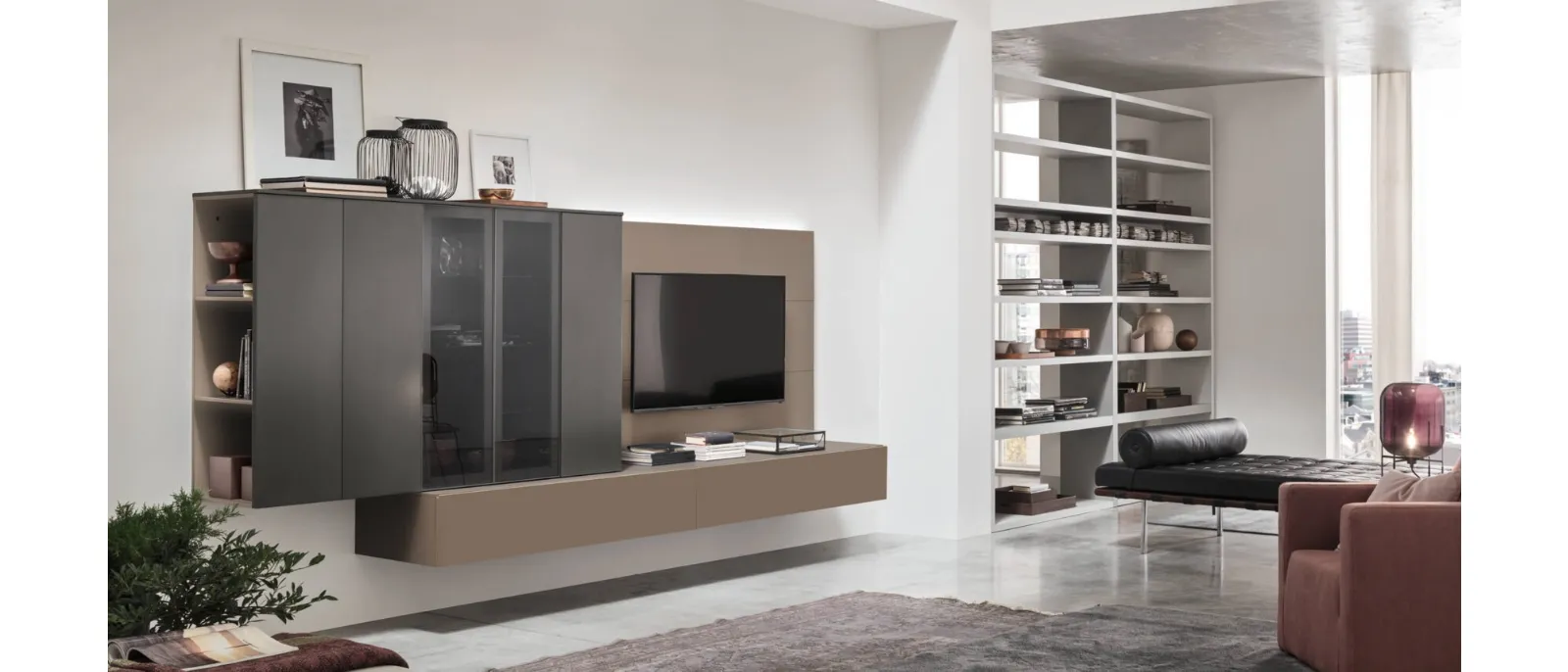 The Wall System “UNIX” of the brand Maronese represents an original and
