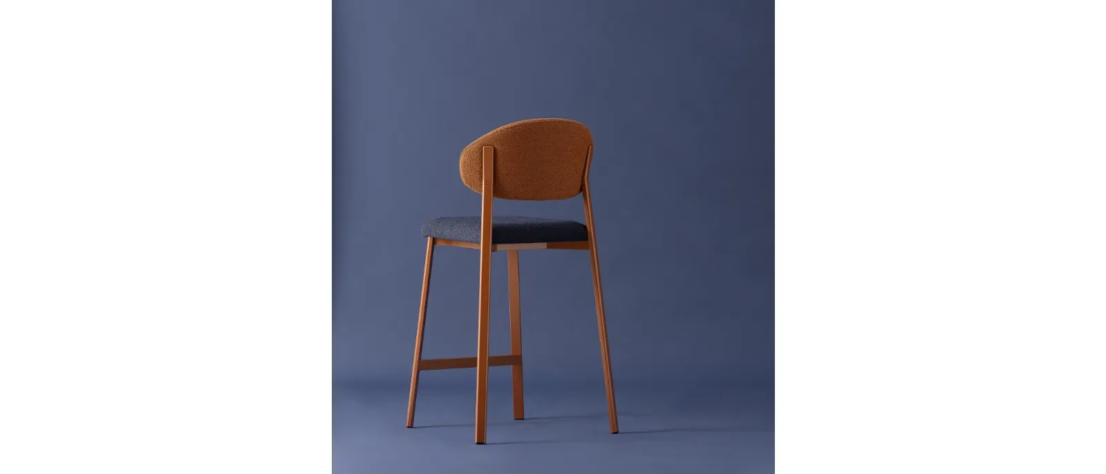 Beba Curvy stool by Pointhouse