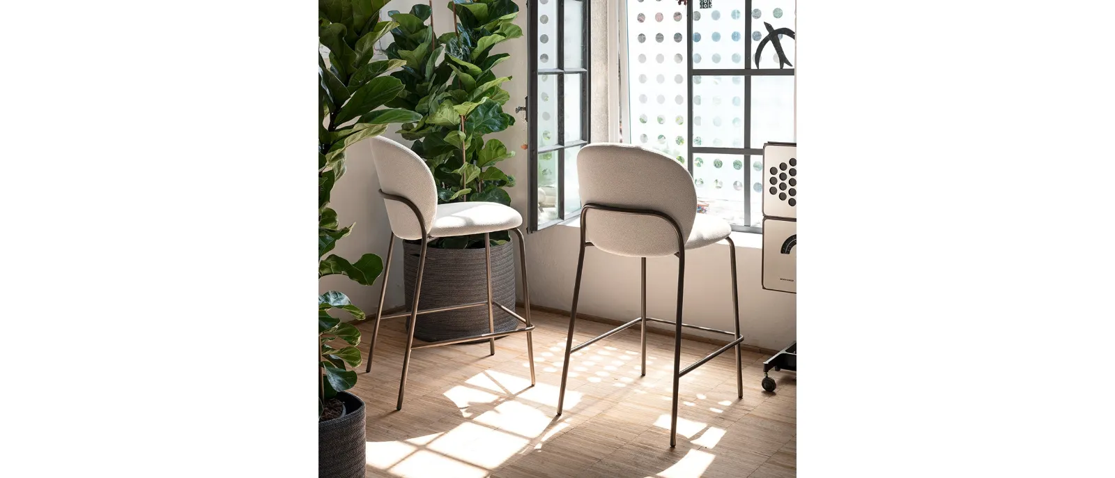 Cozy Mid stool by Connubia