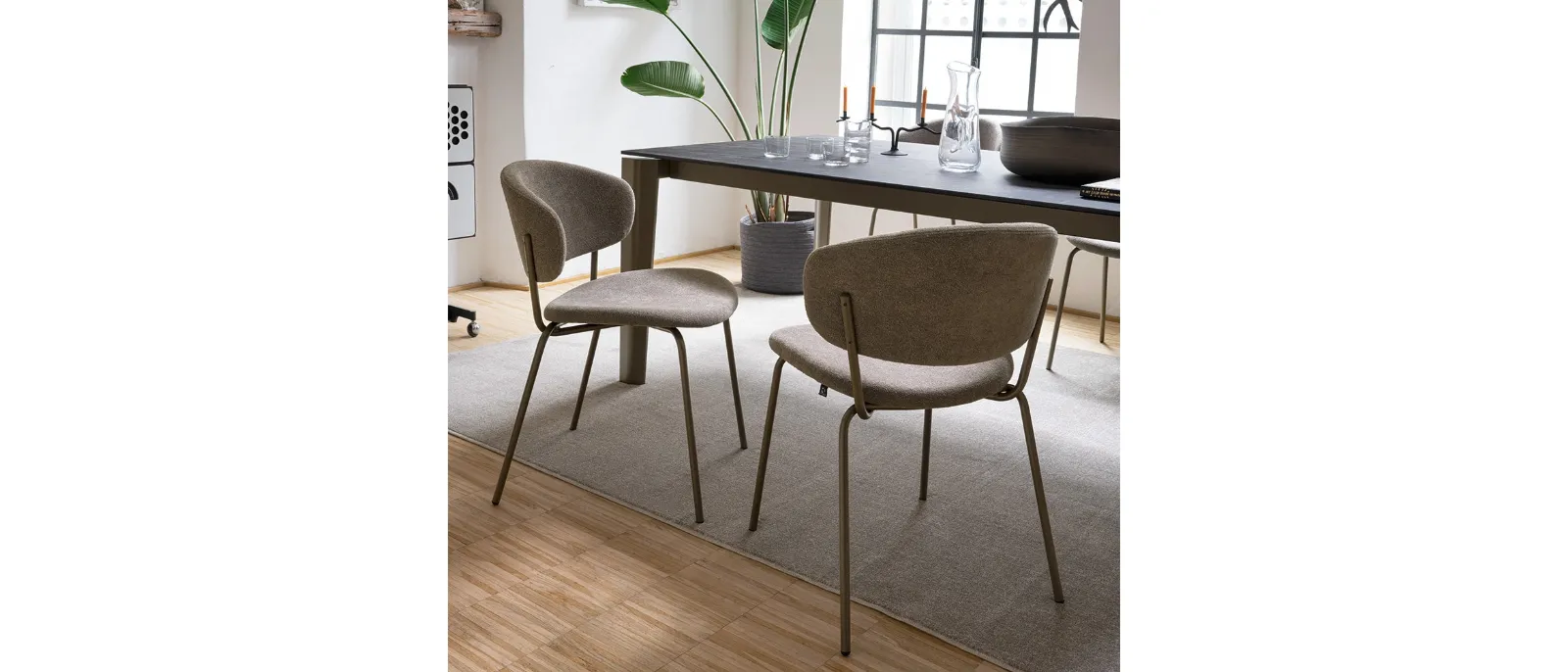 Desy chair by Connubia