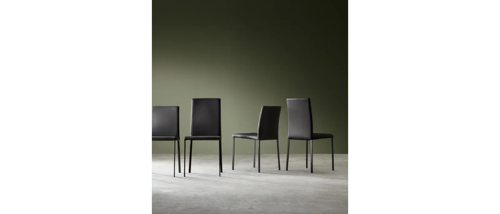 Maronese presents a collection of chairs made of steel frame covered
