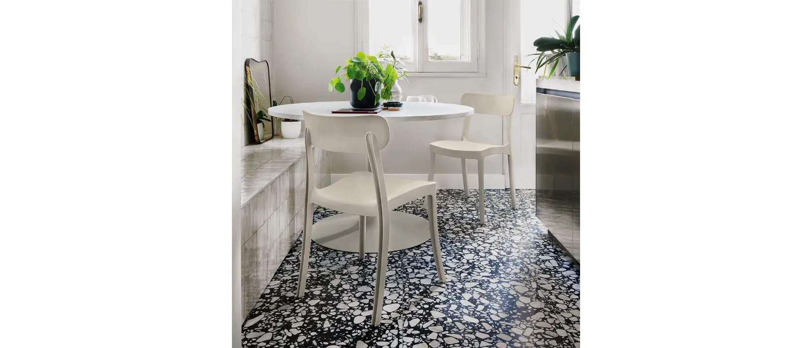 Chair Inn by Connubia.