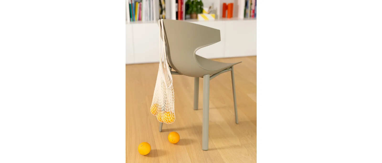 Pop chair in polypropylene by Pointhouse.