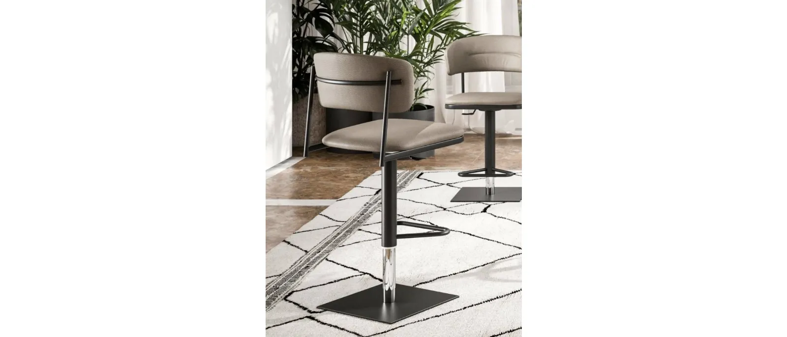 Logan stool by Ozzio