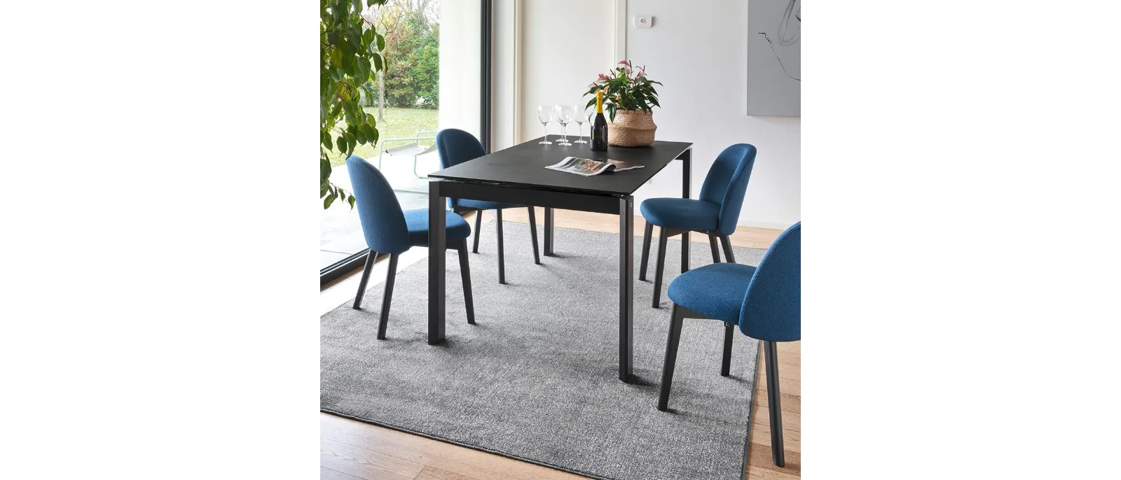 Tuka padded fabric chair by Connubia