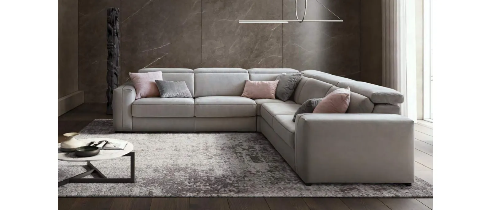 Astor of comfort is made up of a structure composed of wooden elements covered with polyurethane foam; the base and seat