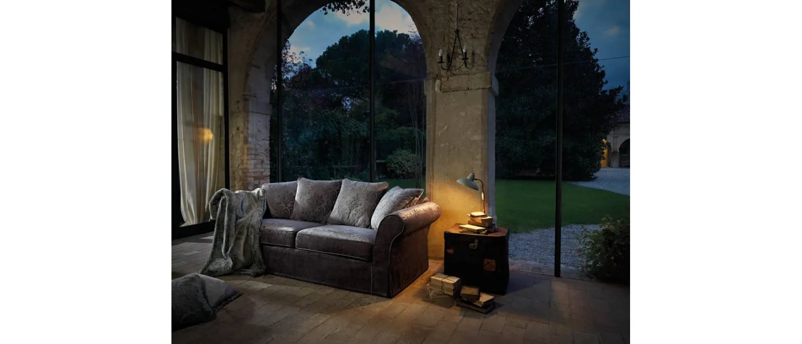 Elite linear sofa by Samoa