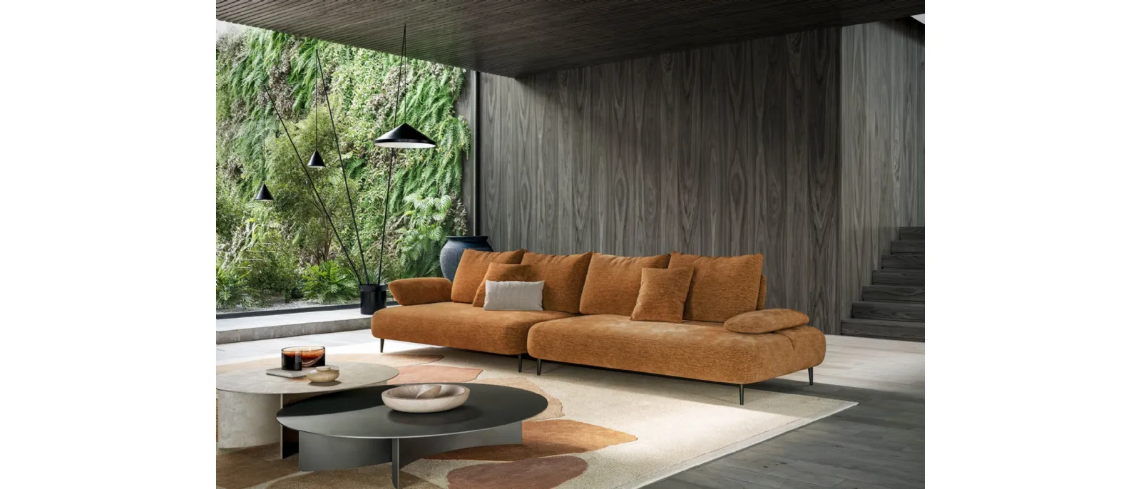 Le Comfort presents the linear sofa model 