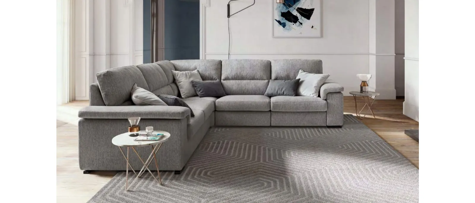La proposta di sedute di casa, firmata da Le comfort, include modelli dal design moderno e dall’