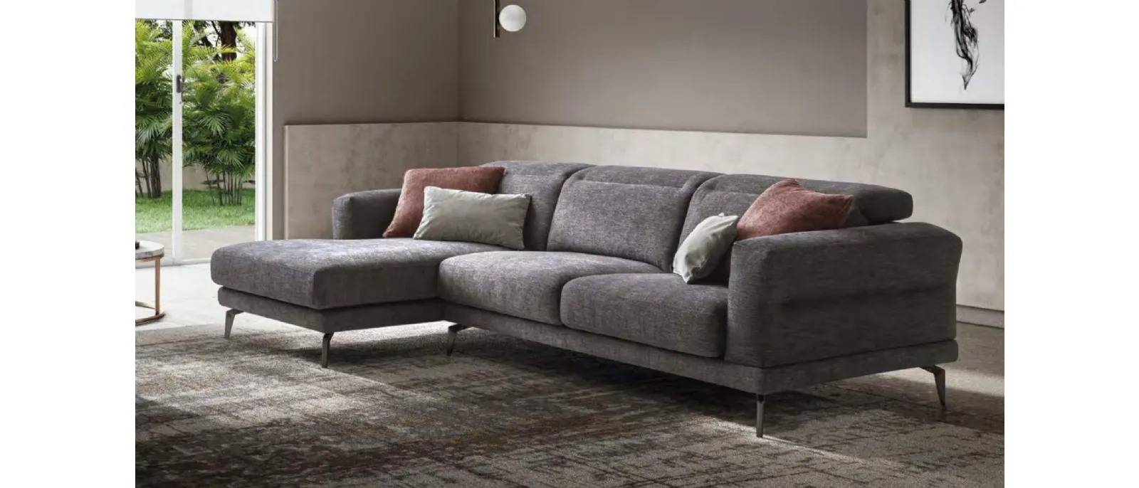 Le comfortable collection of living rooms with sofa and ottoman Lambert are available in different sizes