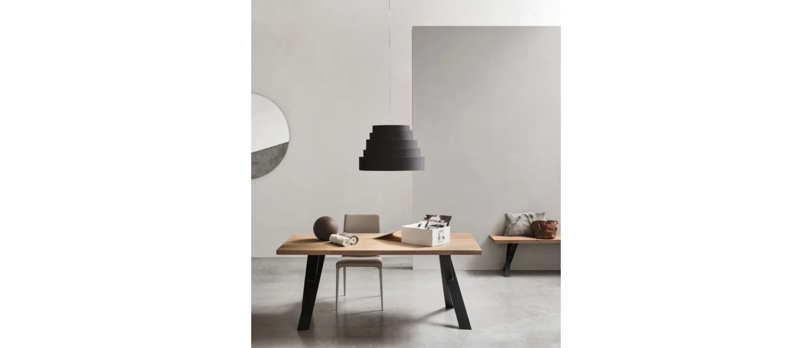 Maronese presents the table “Club”