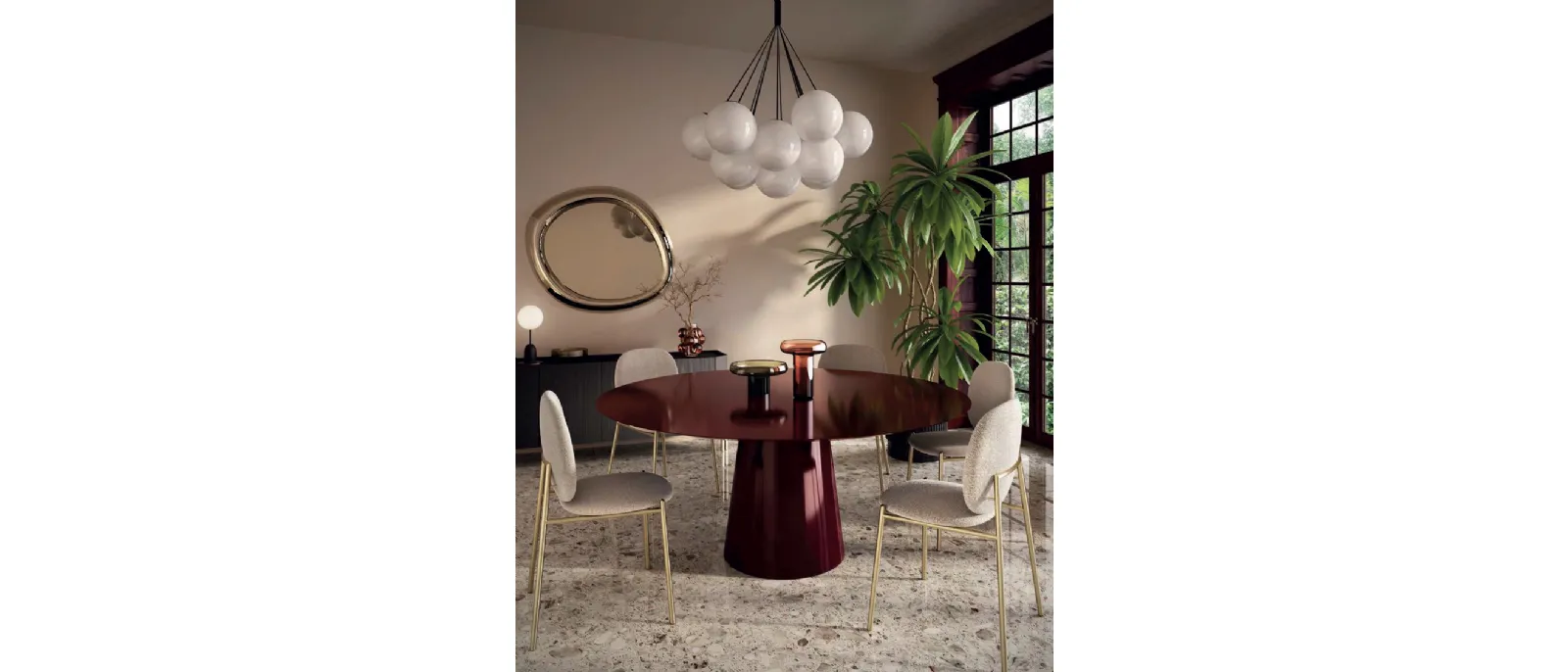 Round lacquered Griffe table by Di Lazzaro.