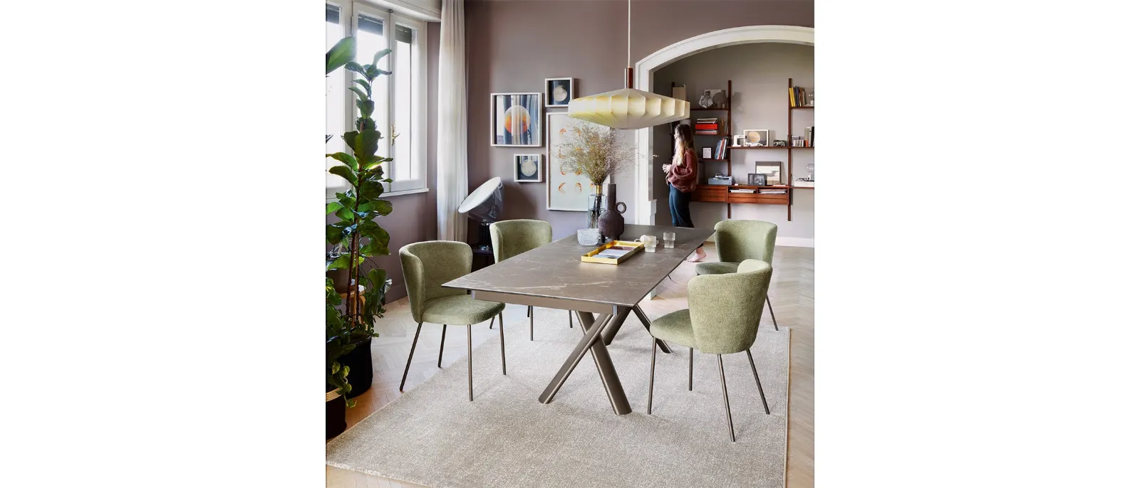 Extensible Master table by Connubia