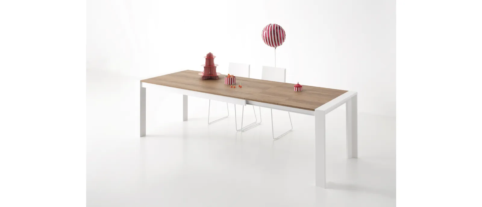 Extendable Milan Table by Pointhouse