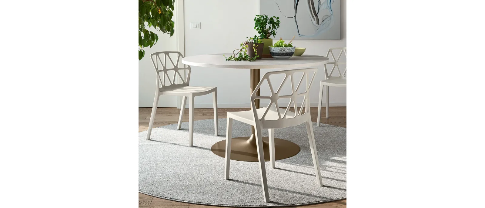 Round table Planet by Connubia.