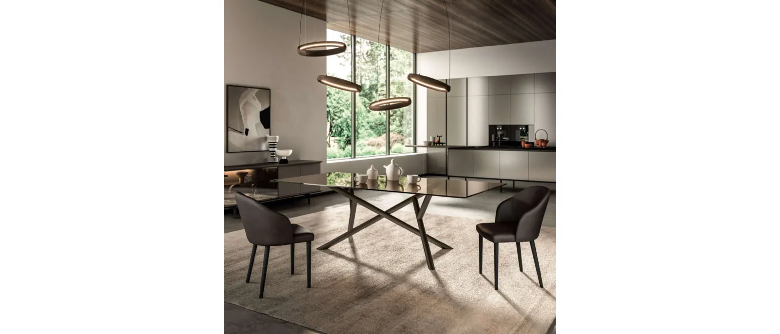 Fixed table in random glass by Ozzio.
