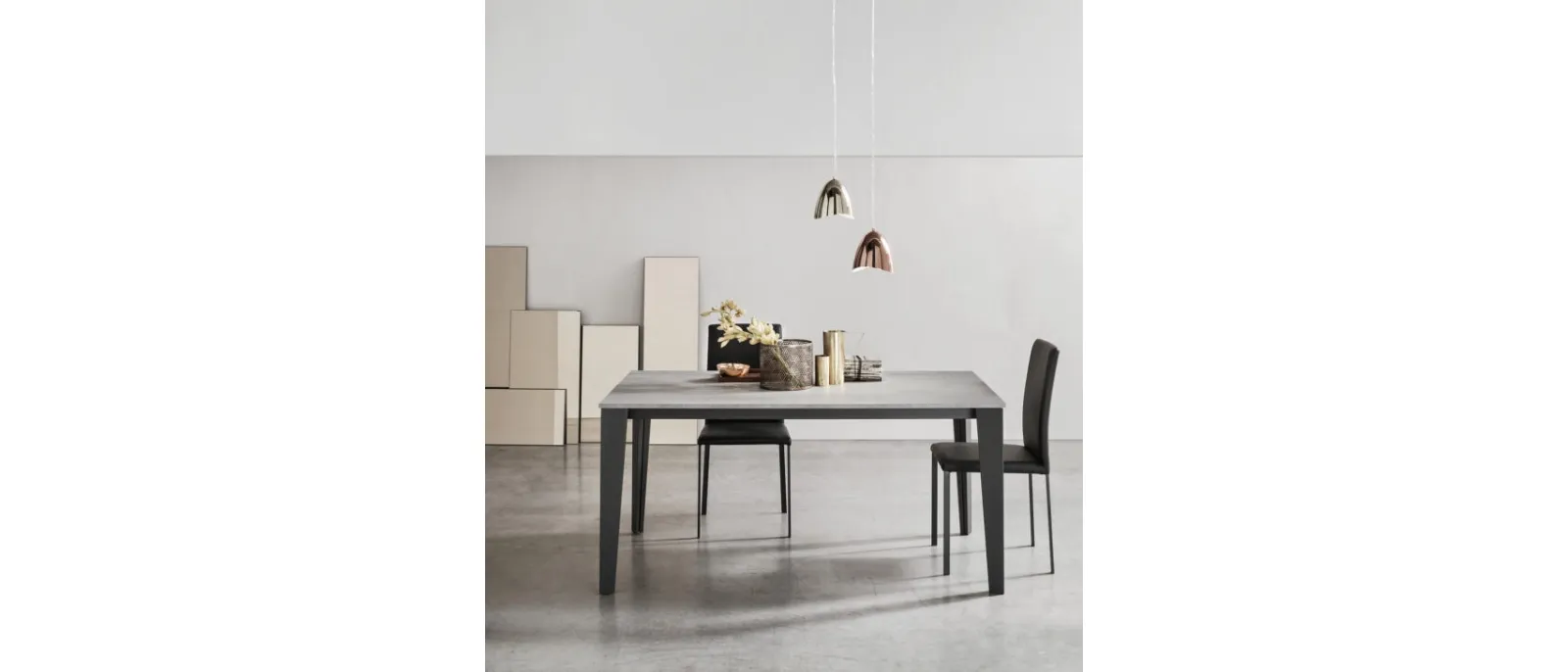 Table top made of tempered glass with 4 mm thickness and