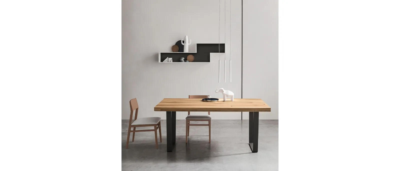 In its most refined version, the strong table is composed of 12