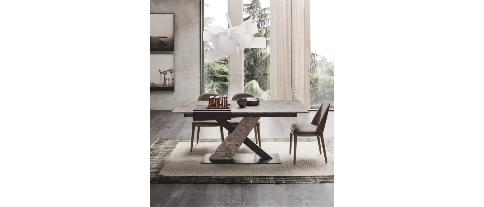 The new extension table by the Venetian brand Maronese