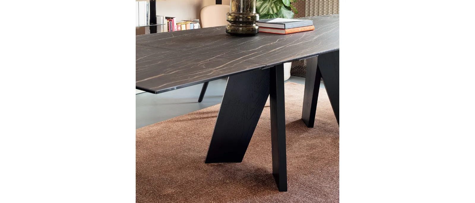 Extendable Victor table by Connubia