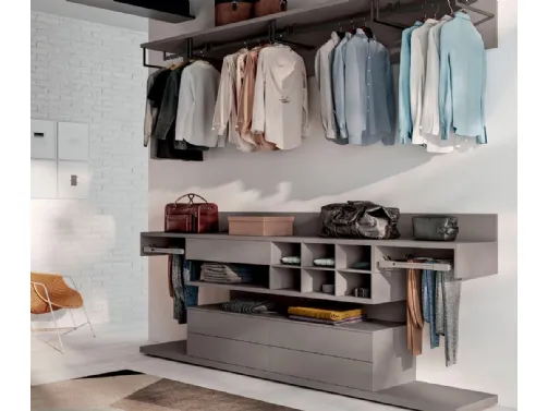 Alea walk-in closet