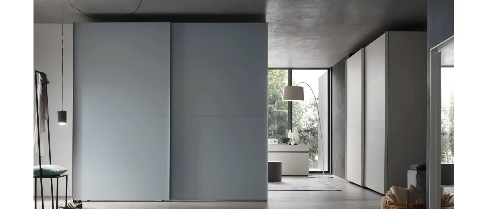 Double sliding door wardrobe 