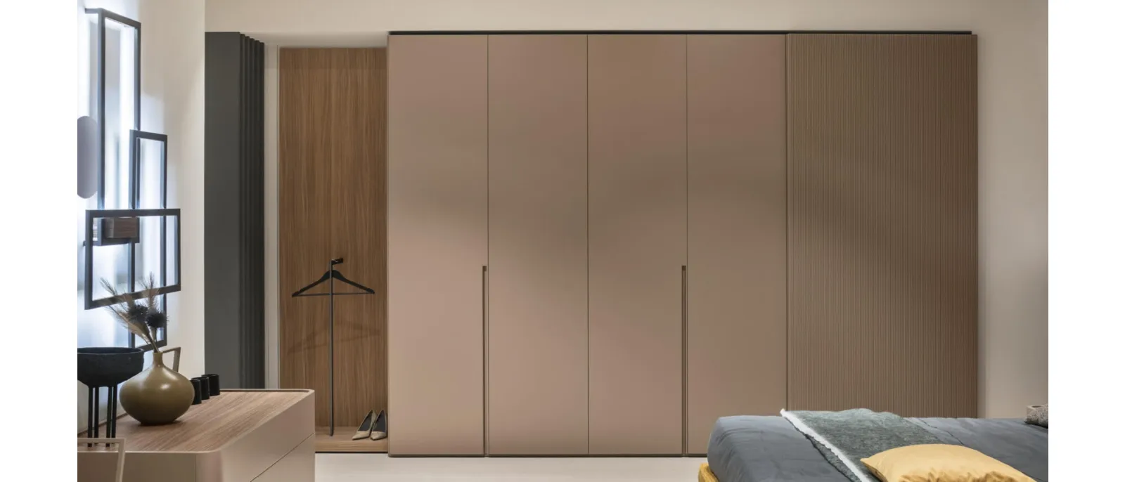 Cabinet with sliding door Sistema Secret by Maronese Sistema Secret is a system of drawers and